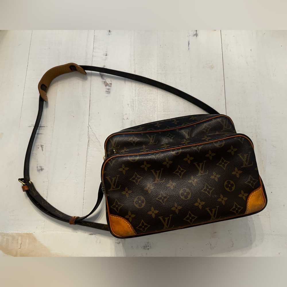 Authentic LV
